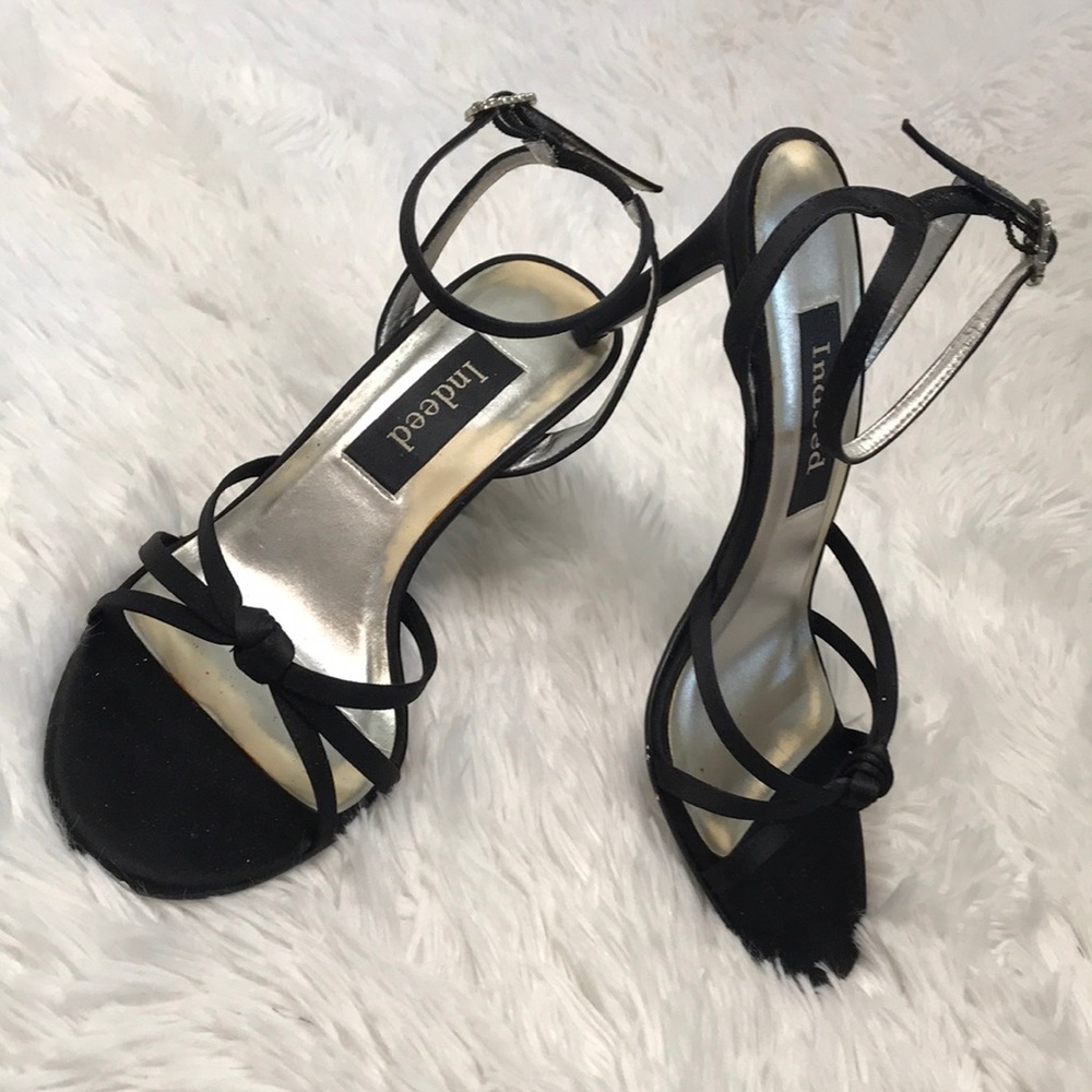 Indeed Citrine Strappy Black 3 inch heels size 6